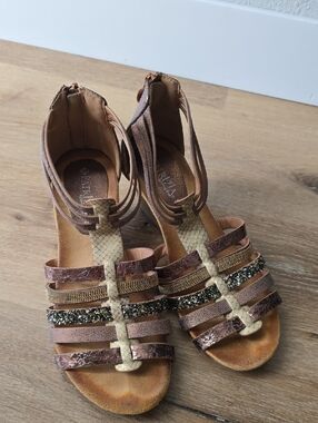 Women's Tan & Brown Multi-Strap Fashion Sandals
